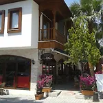 Caretta فندق 3*
